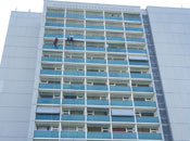Zustandskontrolle am Hochhaus 1